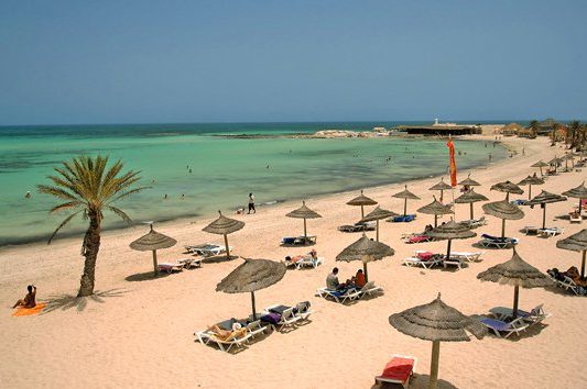 9 причин відвідати Туніс цього літа