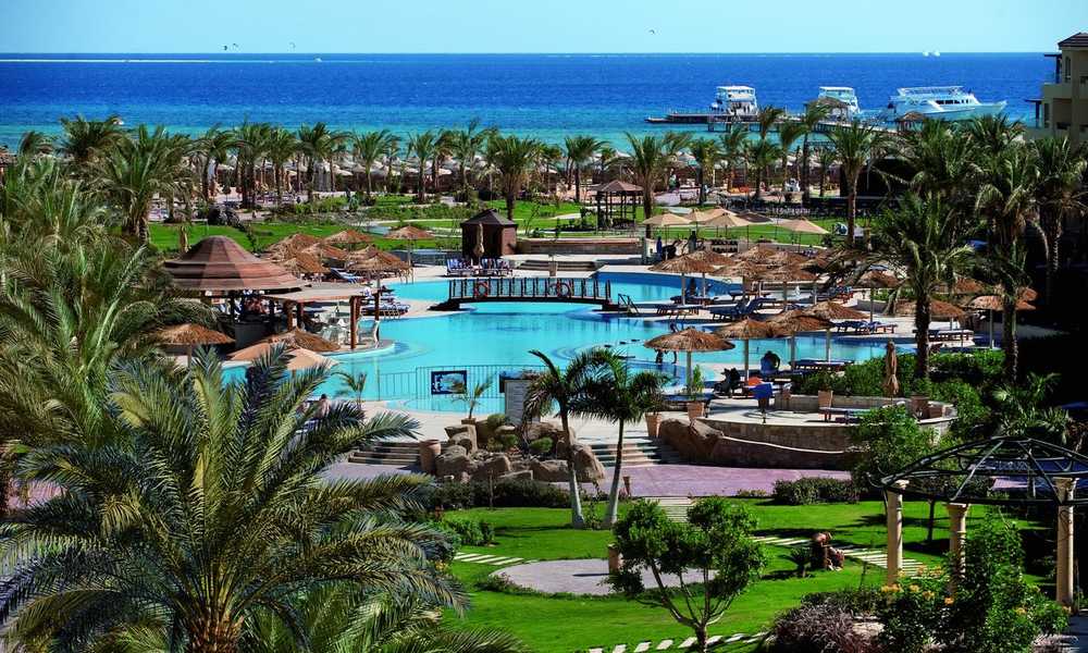 Класний готель Amwaj Blue Beach Resort & Spa 5*
